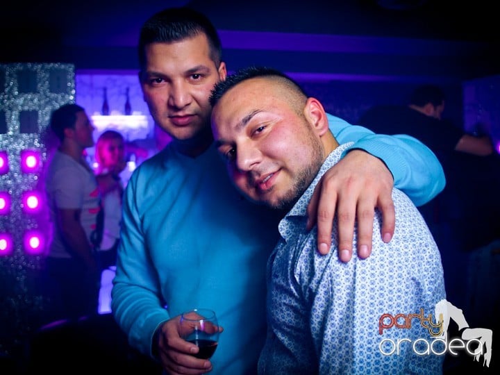 Petrecerea continuă în Club Life, 