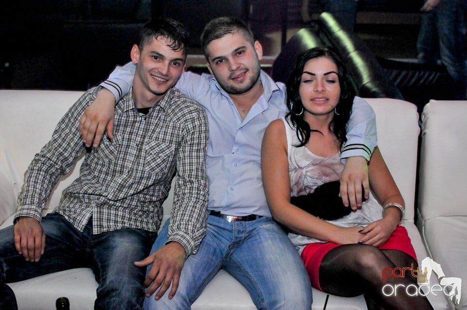 Petrecerea continuă în Club Life, 