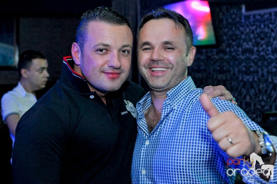 Petrecerea continuă în Club Life, 