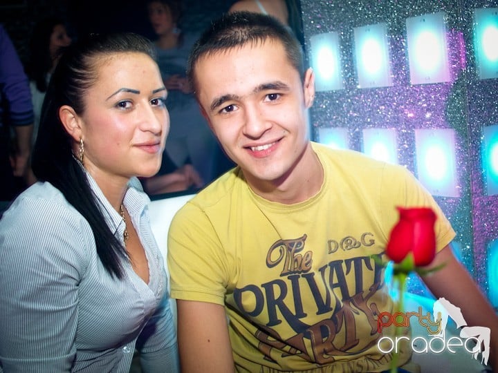 Petrecerea continuă în Club Life, 