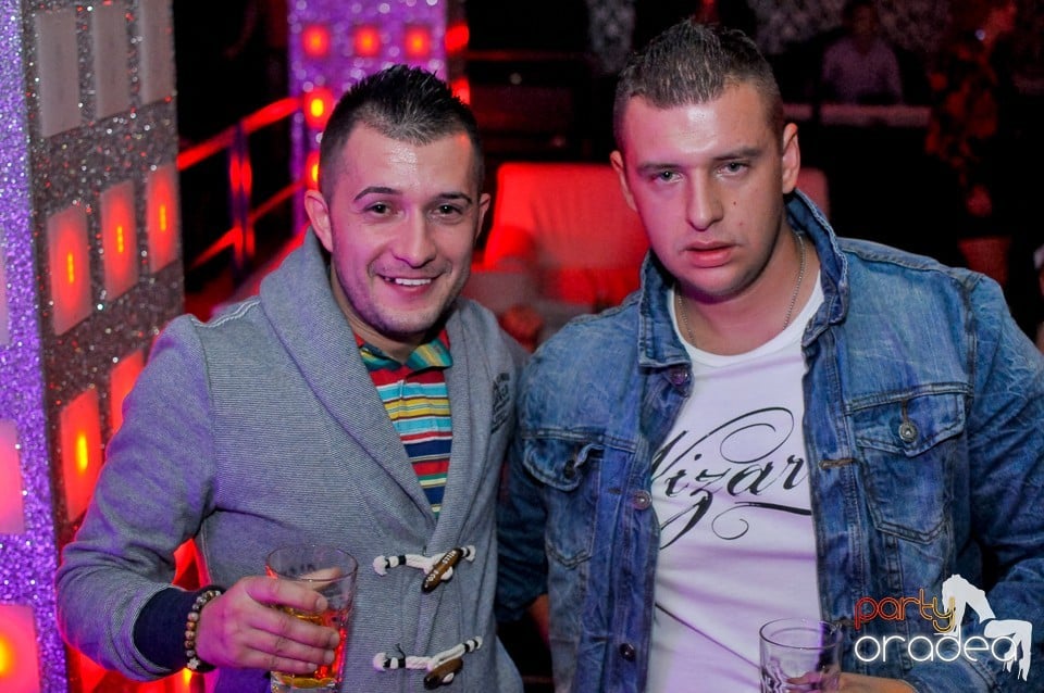 Petrecerea continuă în Club Life, 