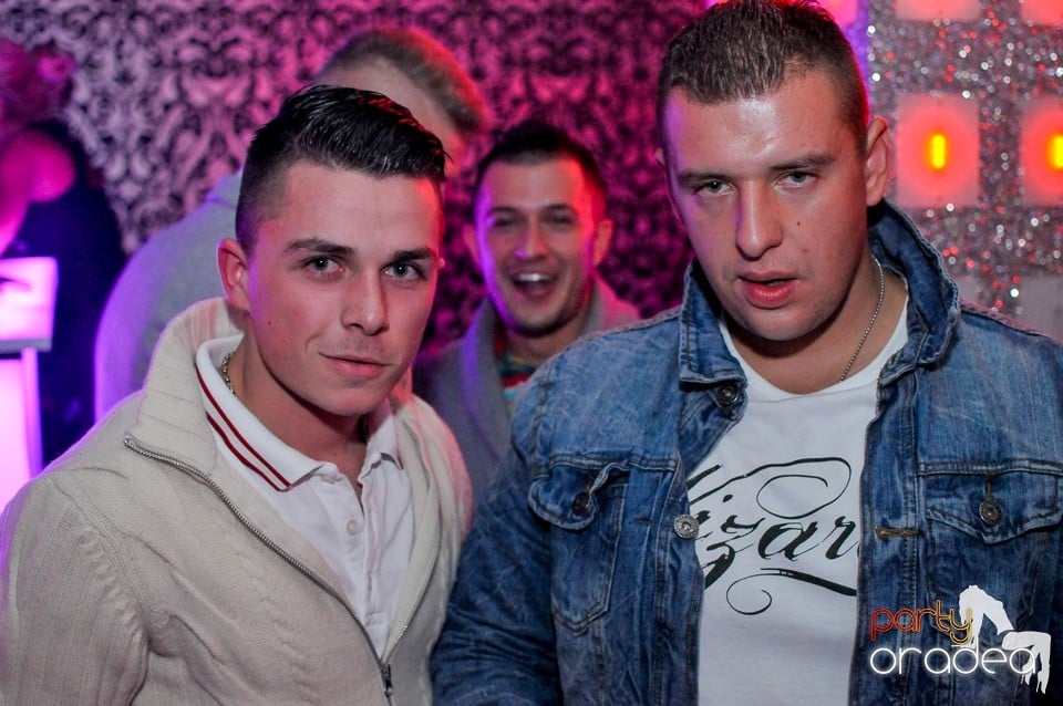 Petrecerea continuă în Club Life, 