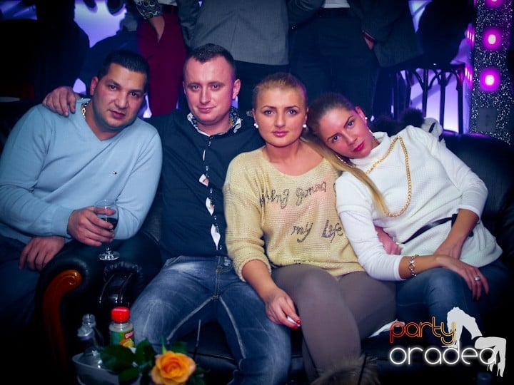 Petrecerea continuă în Club Life,