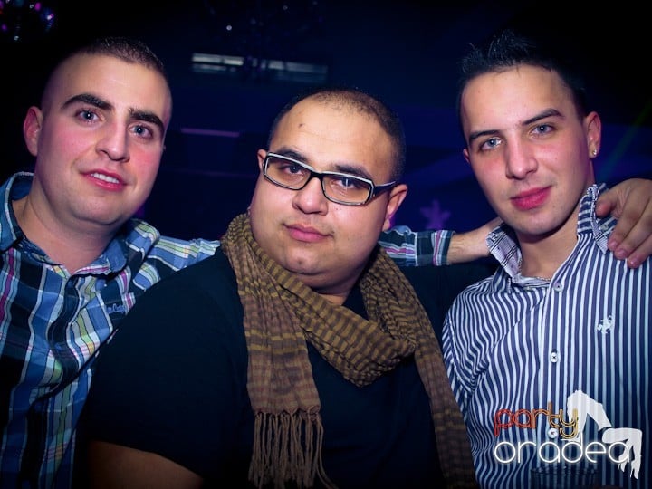 Petrecerea continuă în Club Life,