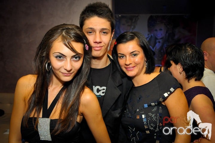 Petrecerea continuă în Club Rio, 