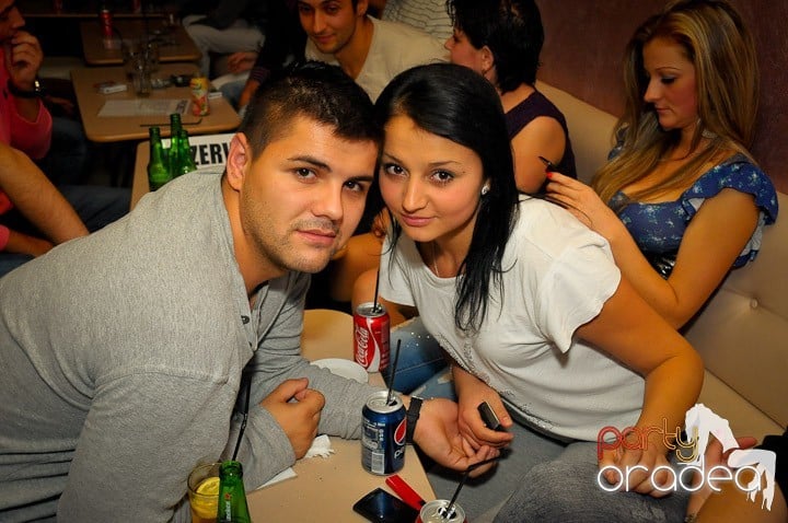 Petrecerea continuă în Club Rio, 