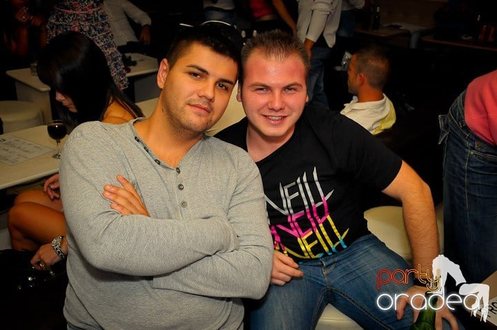 Petrecerea continuă în Club Rio, 