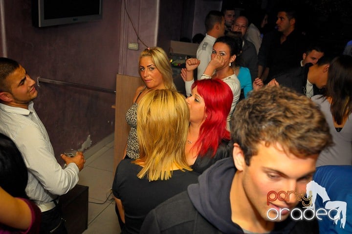 Petrecerea continuă în Club Rio, 