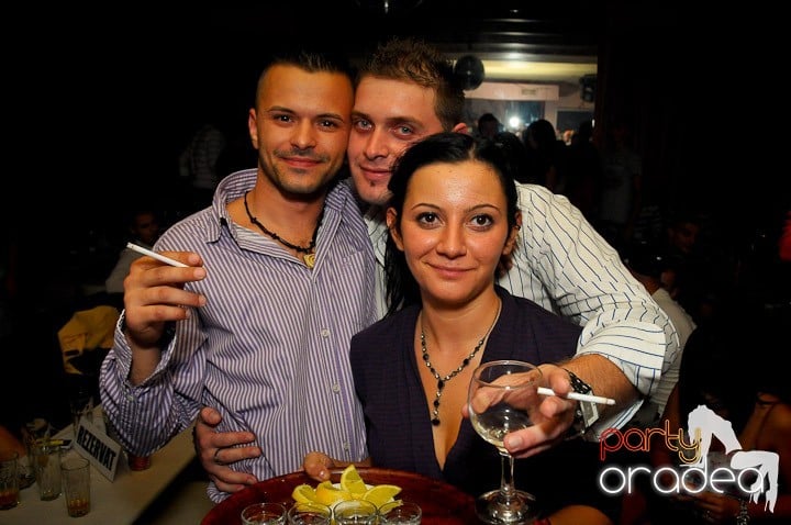 Petrecerea continuă în Club Rio, 