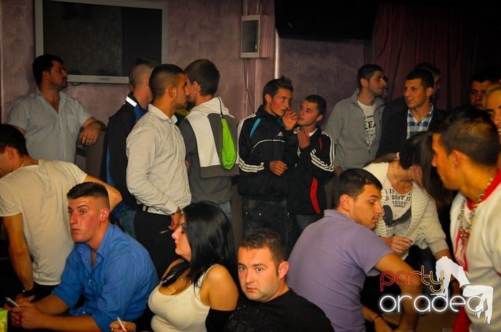Petrecerea continuă în Club Rio, 