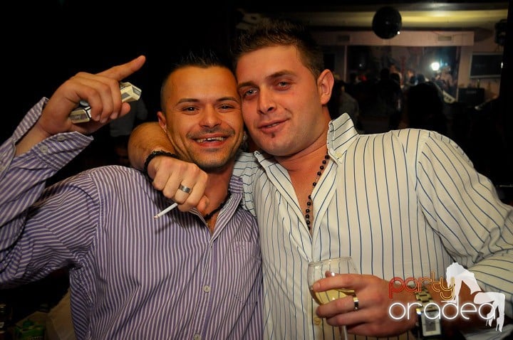 Petrecerea continuă în Club Rio, 