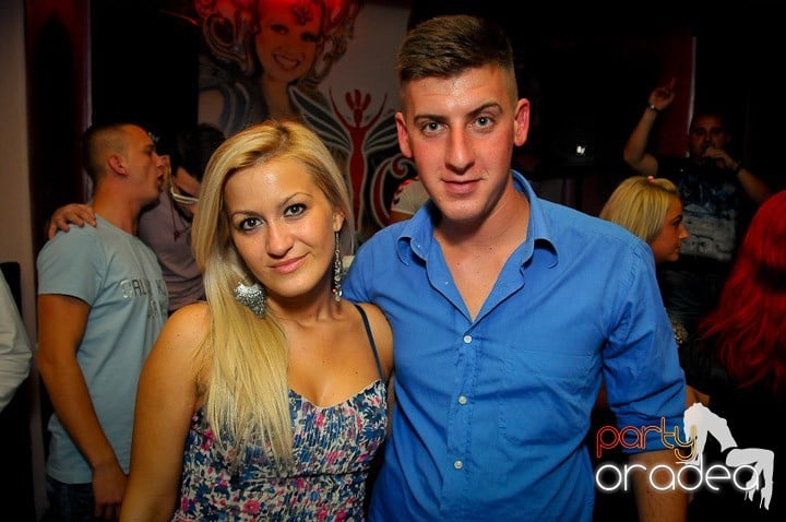 Petrecerea continuă în Club Rio, 