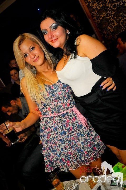 Petrecerea continuă în Club Rio, 