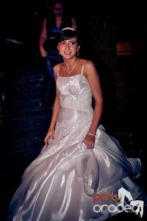 Petrecerea continuă în Downtown, 