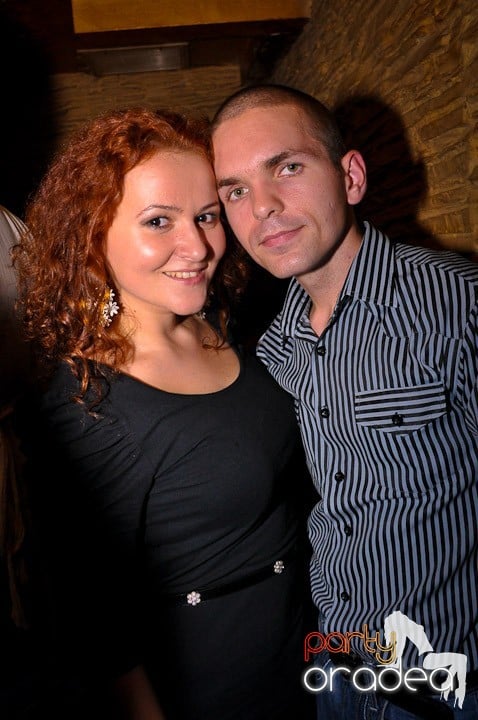 Petrecerea continuă în Downtown, 