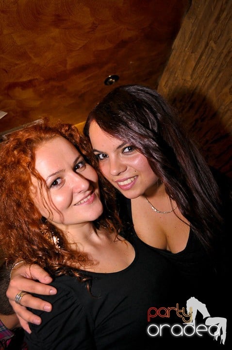 Petrecerea continuă în Downtown, 