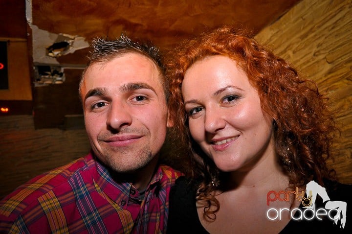 Petrecerea continuă în Downtown, 