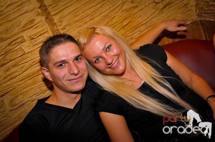 Petrecerea continuă în Downtown, 