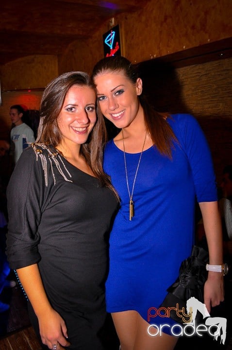 Petrecerea continuă în Downtown, 