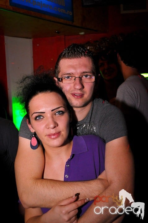 Petrecerea continuă în Downtown, 