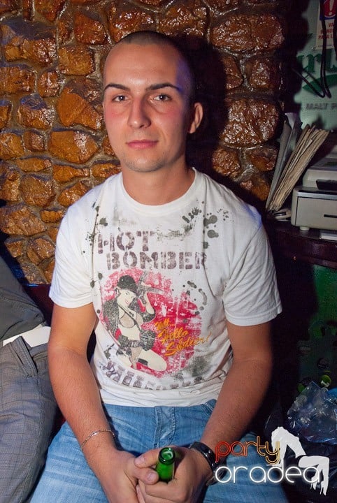 Petrecerea continuă în Downtown, 