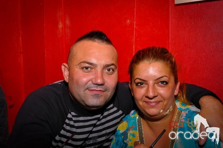 Petrecerea continuă în Downtown, 