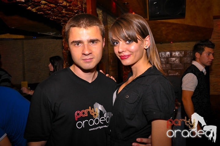 Petrecerea continuă în Downtown, 