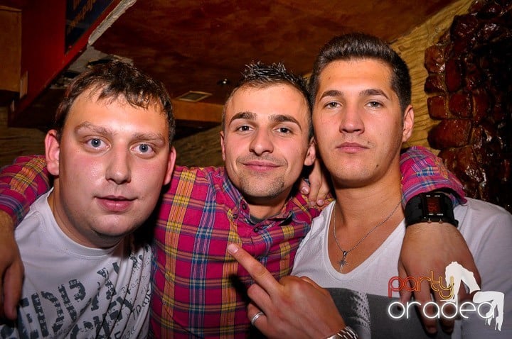 Petrecerea continuă în Downtown, 