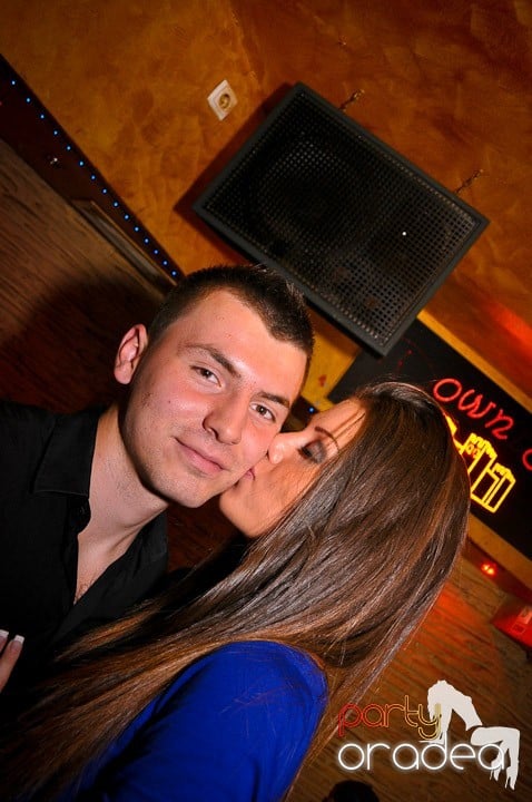 Petrecerea continuă în Downtown, 