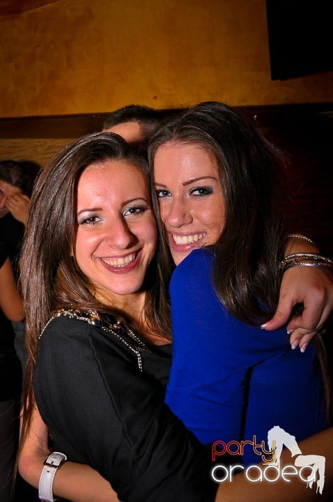 Petrecerea continuă în Downtown, 