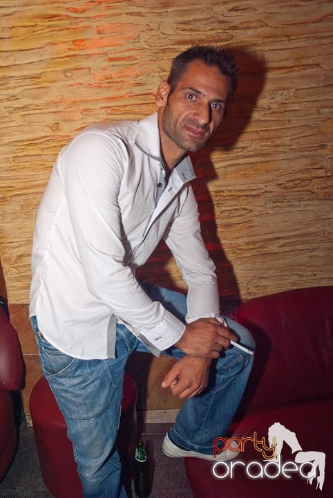 Petrecerea continuă în Downtown, 