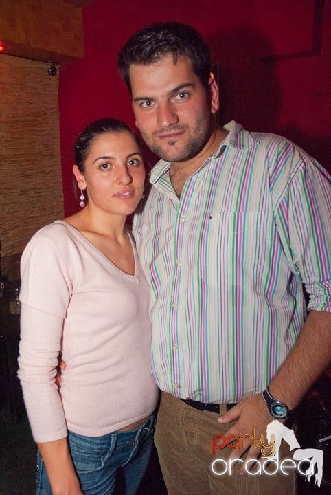 Petrecerea continuă în Downtown, 