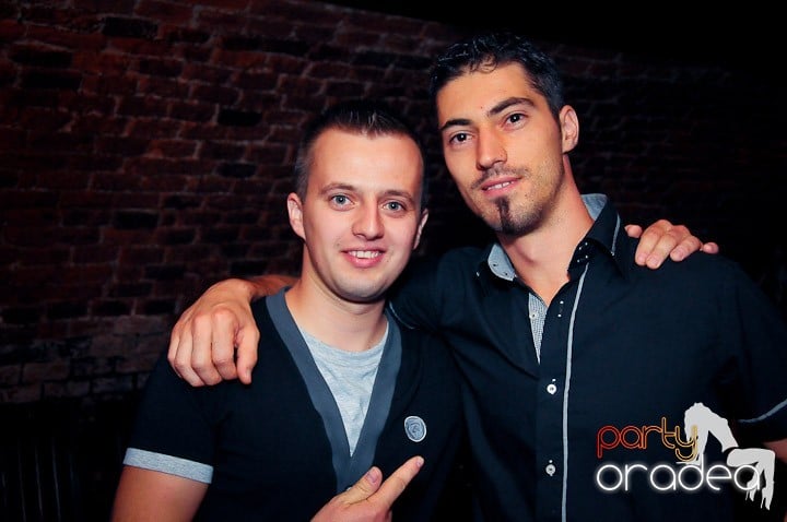 Petrecerea continuă şi în timpul şcolii, 