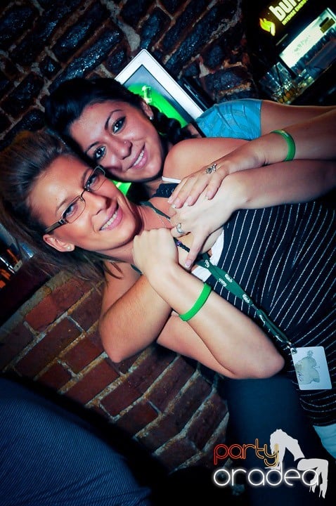 Petrecerea continuă şi în timpul şcolii, 