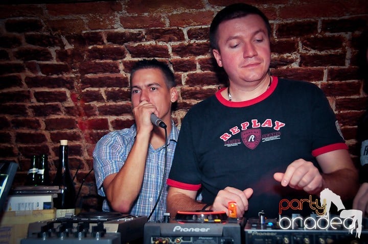 Petrecerea continuă şi în timpul şcolii, 