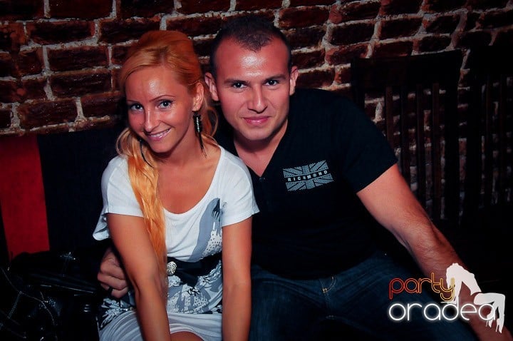 Petrecerea continuă şi în timpul şcolii, 