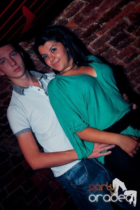 Petrecerea continuă şi în timpul şcolii, 