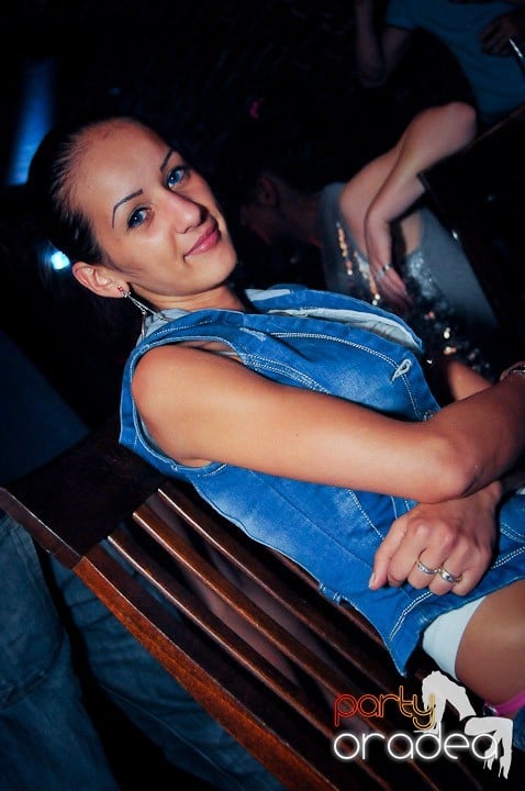 Petrecerea continuă şi în timpul şcolii, 