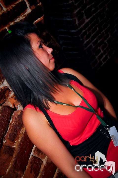 Petrecerea continuă şi în timpul şcolii, 