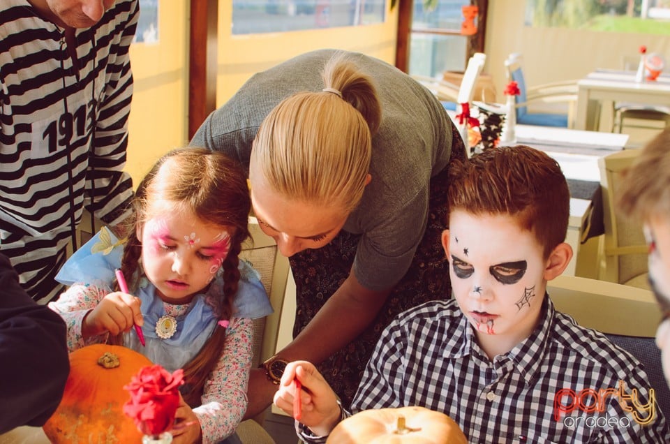 Petrecerea copiilor la Halloween Costume Ball, Restaurant Rivo