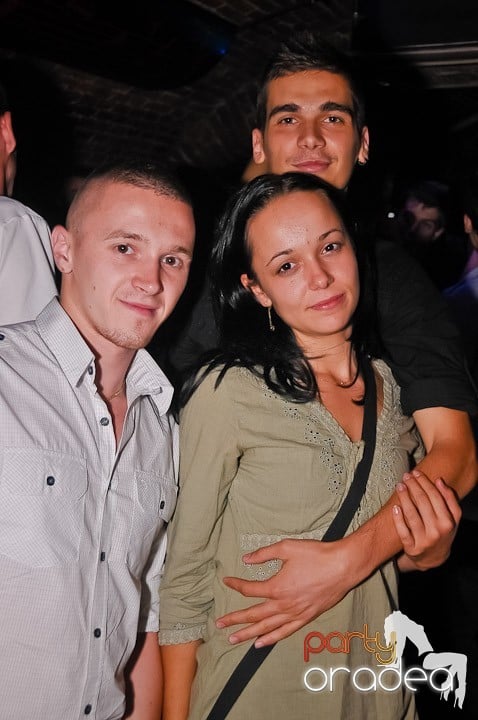 Petrecerea de joi seara din Escape, 