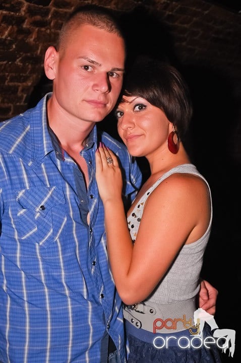 Petrecerea de joi seara din Escape, 