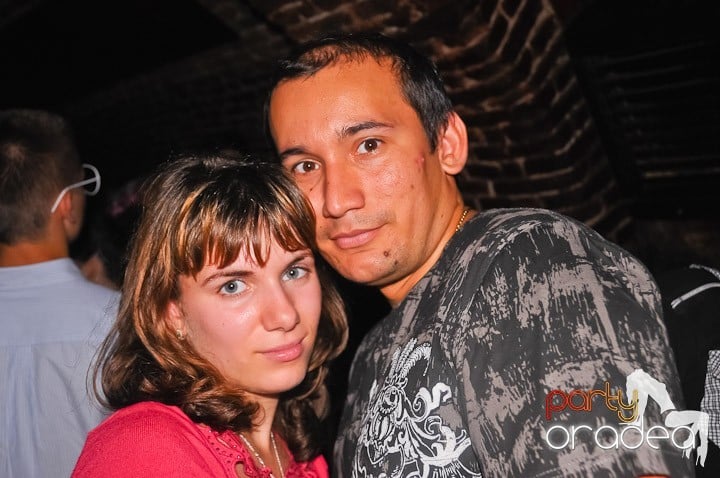 Petrecerea de marţi în Club Escape, 