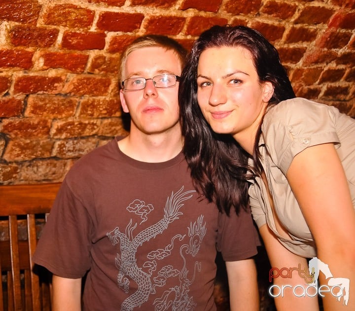 Petrecerea de marţi în Club Escape, 