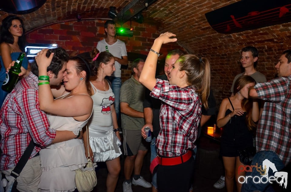 Petrecerea de marţi - NMD Student Party,