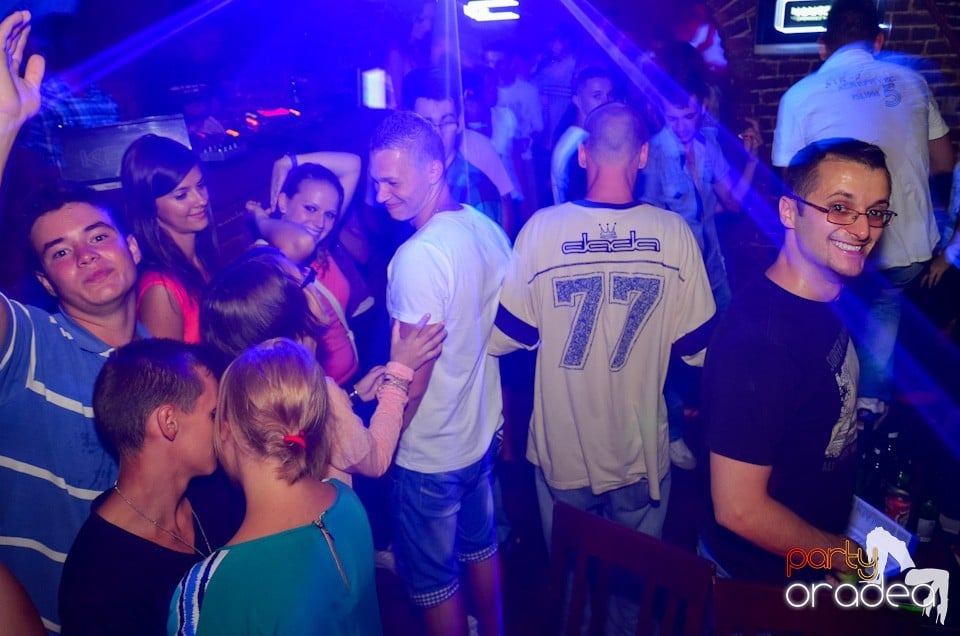 Petrecerea de marţi - NMD Student Party,