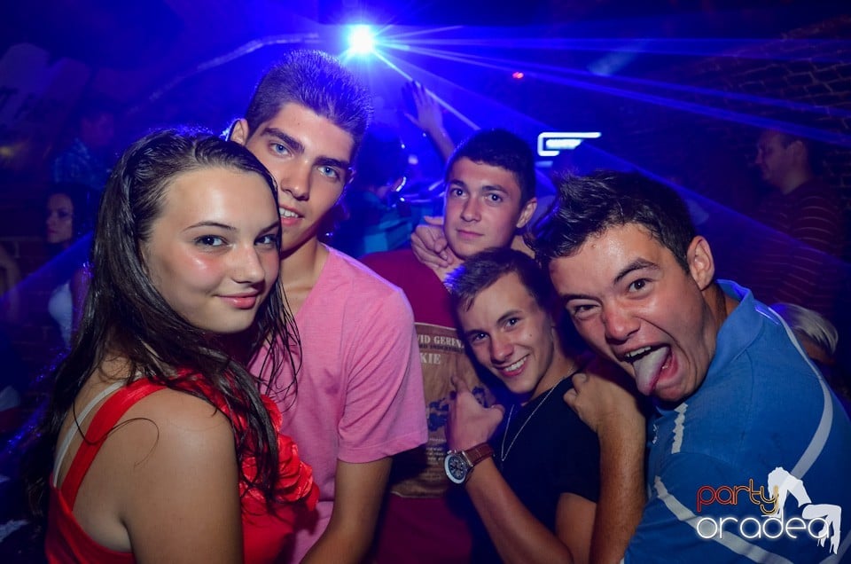 Petrecerea de marţi - NMD Student Party,