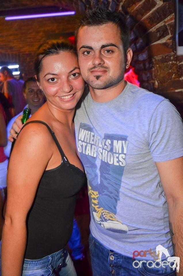 Petrecerea de miercuri în Club Escape, 