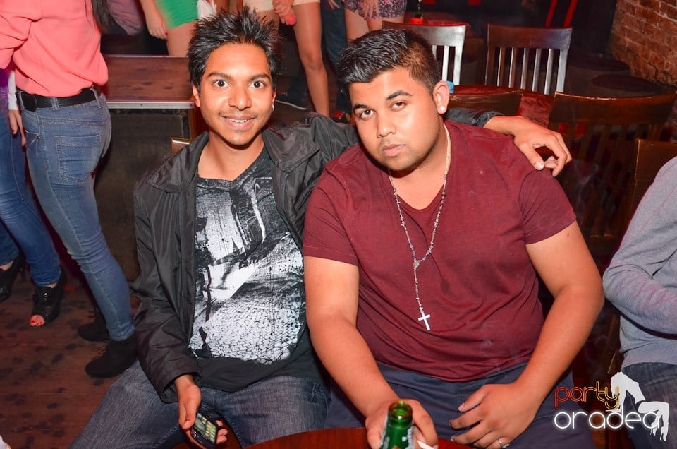 Petrecerea de miercuri în Club Escape, 