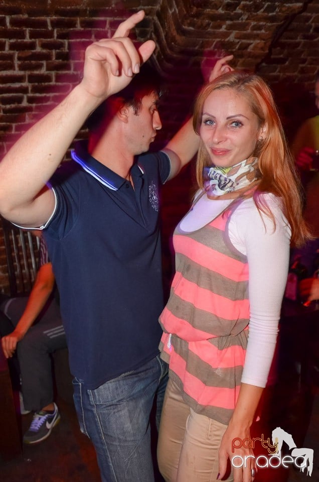 Petrecerea de miercuri în Club Escape, 